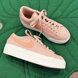 Nike Blazer Low Platform Womens 6.5 Pink Oxford Woven Textured Sneakers Shoes